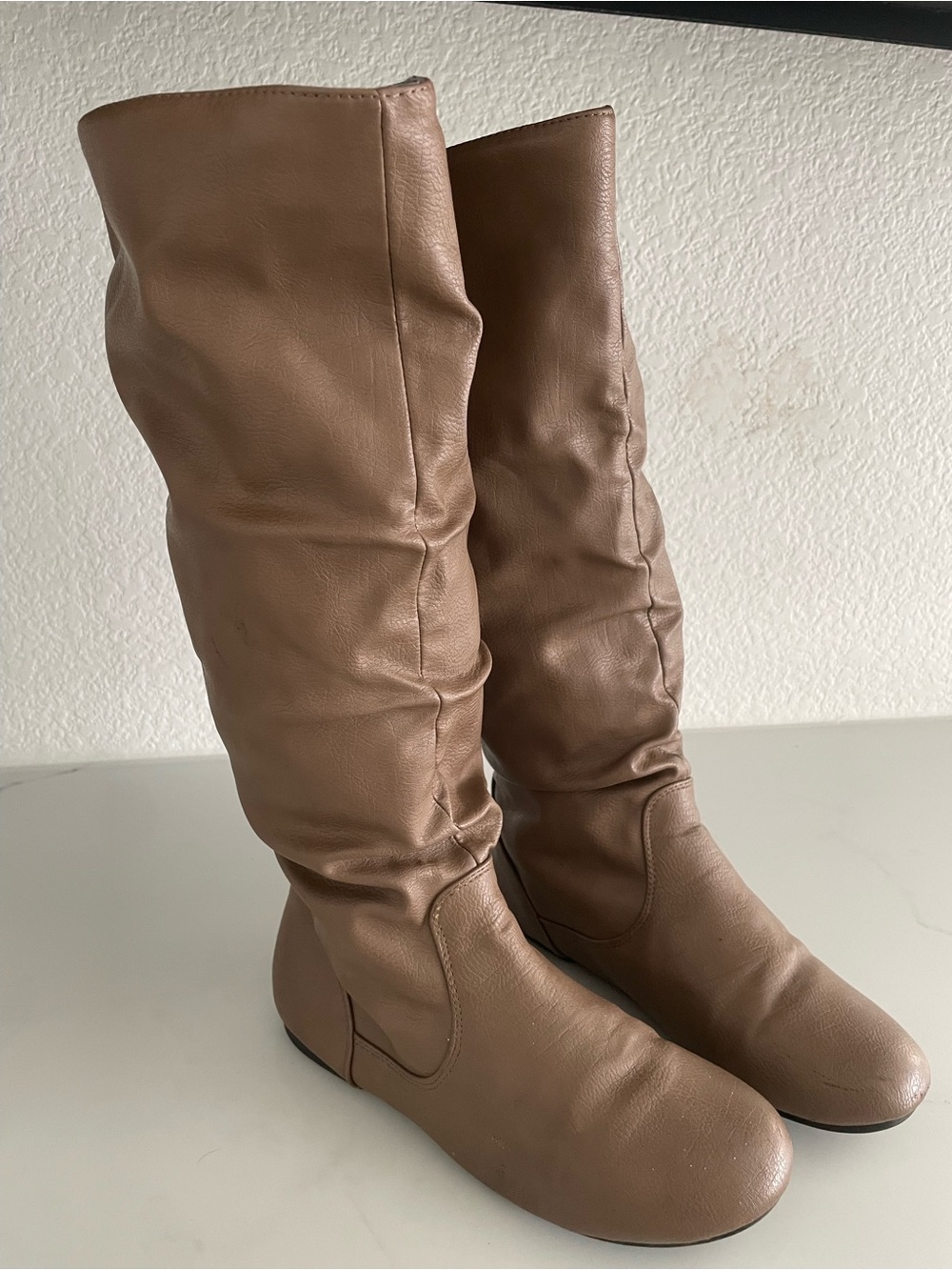 Women's Knee-High Slouch Boot - Taupe